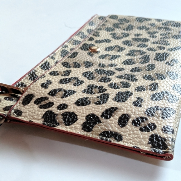 Chico's Handbags - Chico's Clutch Bag Chico's Handbags - Chico's Clutch Bag